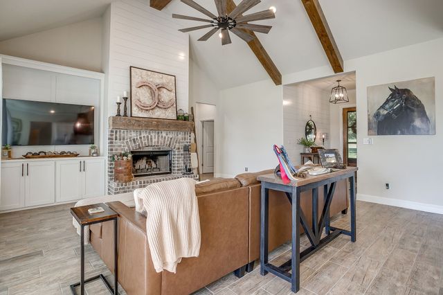 629 County Road 3250, Decatur, TX 76234