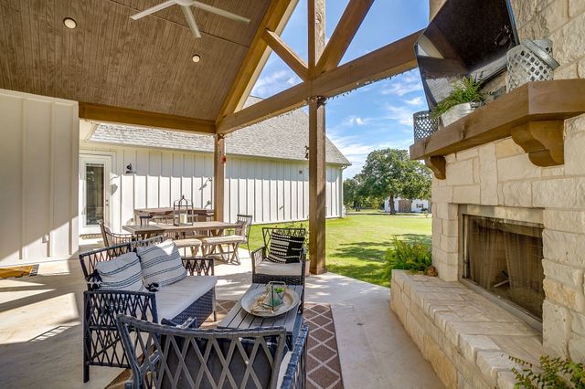 629 County Road 3250, Decatur, TX 76234