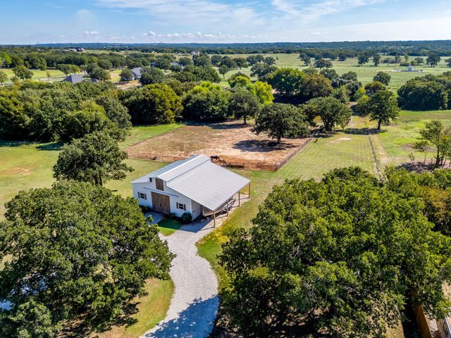 629 County Road 3250, Decatur, TX 76234