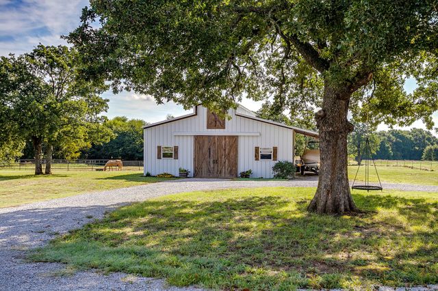 629 County Road 3250, Decatur, TX 76234