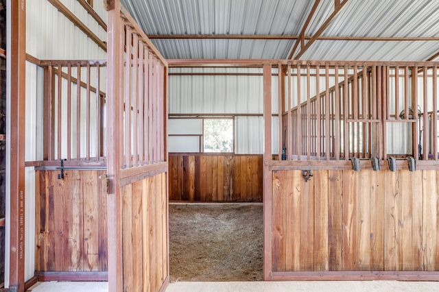 629 County Road 3250, Decatur, TX 76234