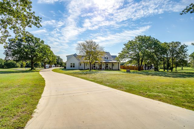 629 County Road 3250, Decatur, TX 76234