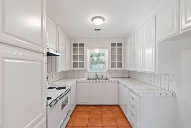 921 W Terrace Blvd, Rockport, TX 78382