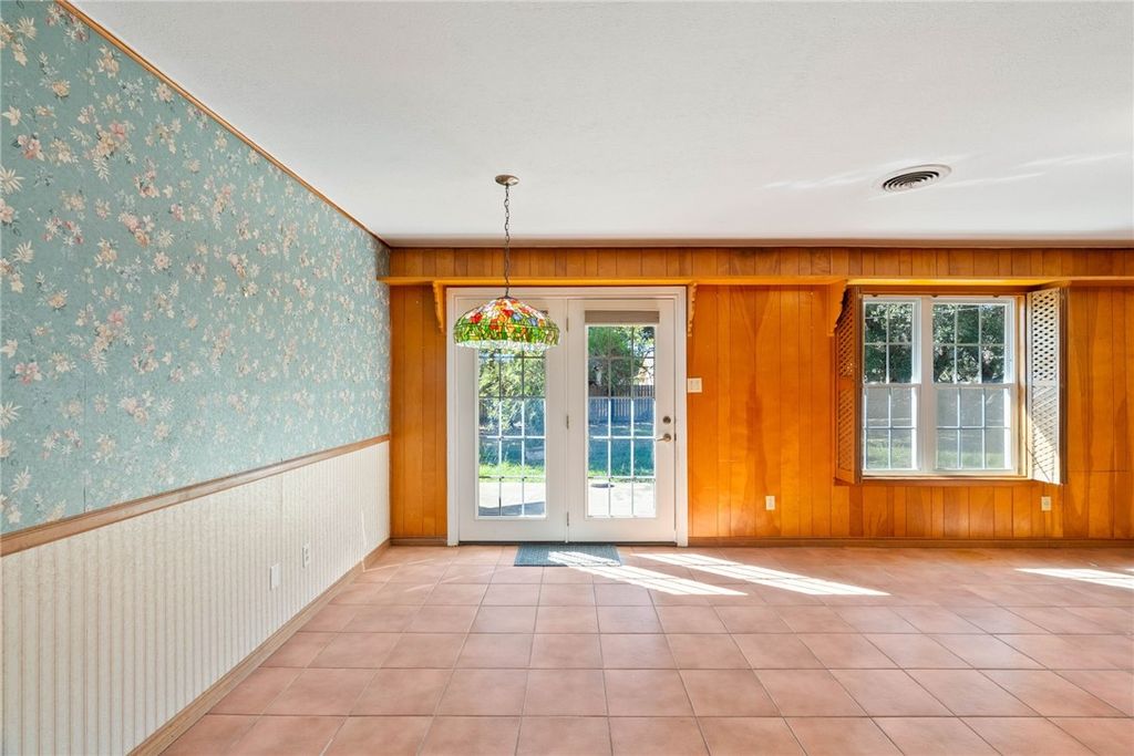 921 W Terrace Blvd, Rockport, TX 78382 — photo 4