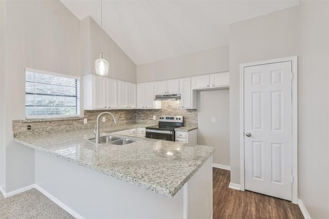 47 April Point Drive N, Conroe, TX 77356