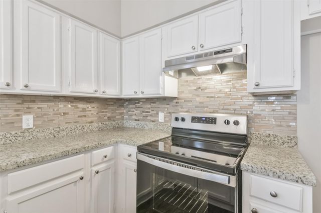 47 April Point Drive N, Conroe, TX 77356
