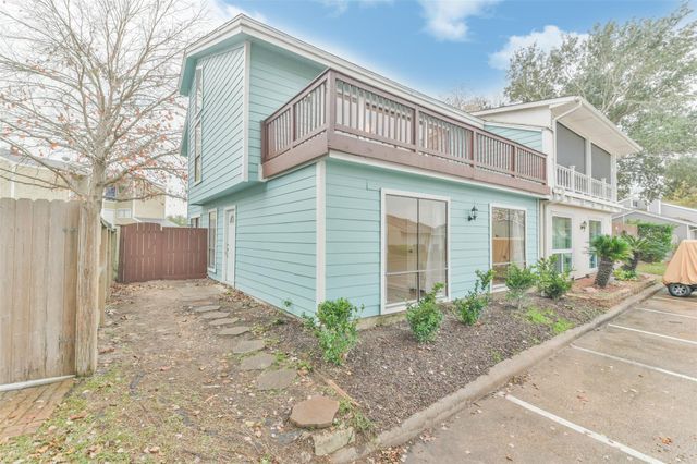 47 April Point Drive N, Conroe, TX 77356