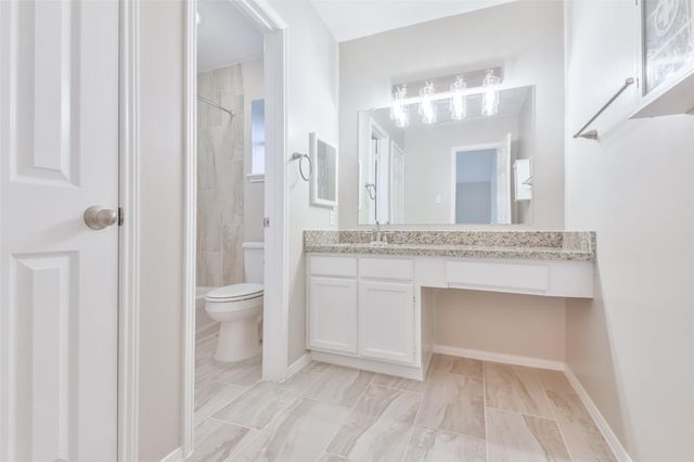 47 April Point Drive N, Conroe, TX 77356