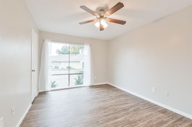 47 April Point Drive N, Conroe, TX 77356