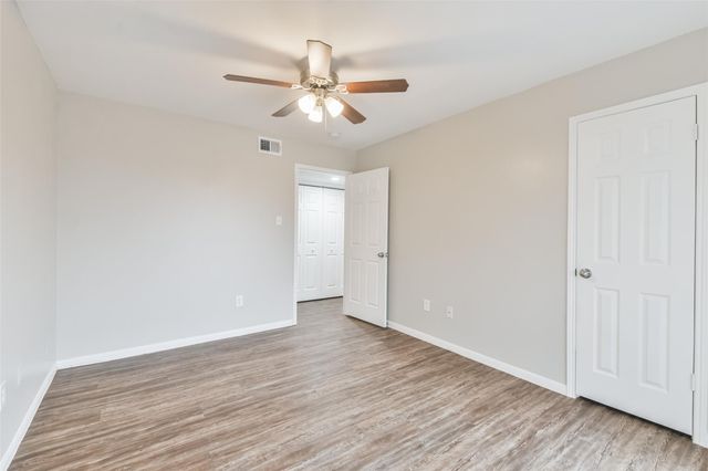 47 April Point Drive N, Conroe, TX 77356