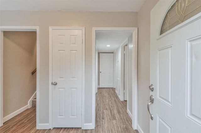 47 April Point Drive N, Conroe, TX 77356