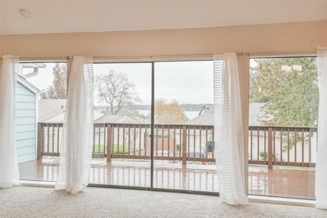 47 April Point Drive N, Conroe, TX 77356