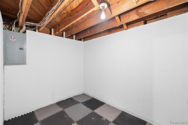 1653 Taunton Road, Birmingham, MI 48009