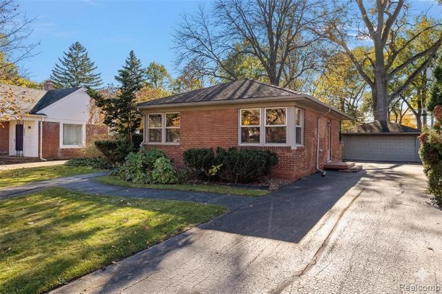 1653 Taunton Road, Birmingham, MI 48009