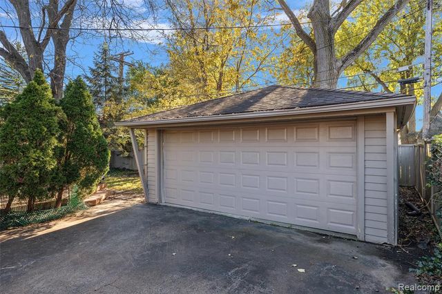 1653 Taunton Road, Birmingham, MI 48009