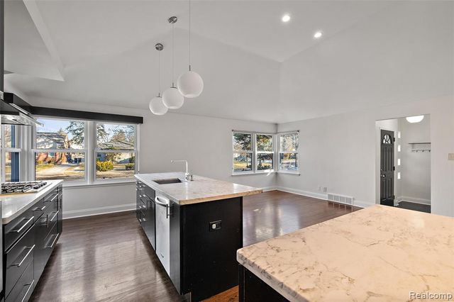 1653 Taunton Road, Birmingham, MI 48009