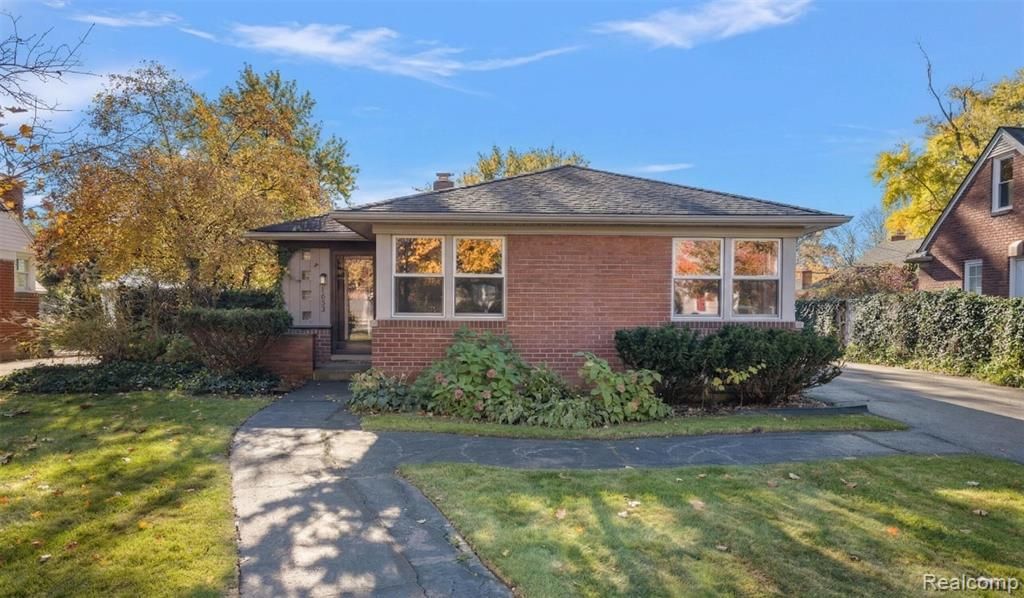 1653 Taunton Road, Birmingham, MI 48009