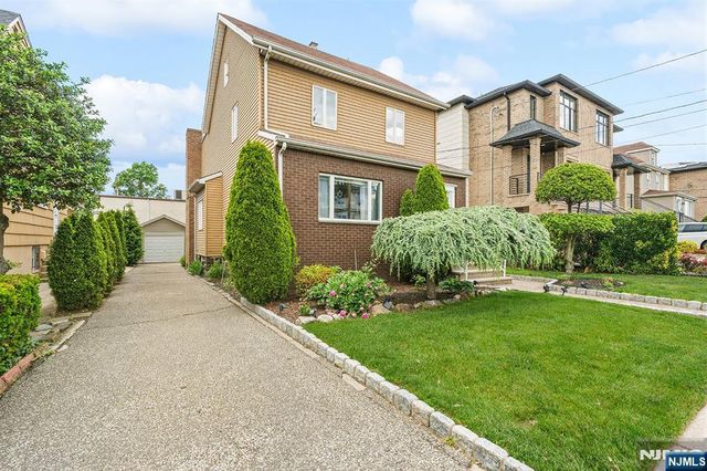 1631 Maple Street, Fort Lee, NJ 07024