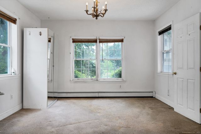 17 Walden Avenue, New London, CT 06320
