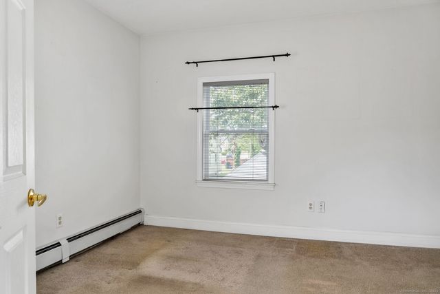 17 Walden Avenue, New London, CT 06320