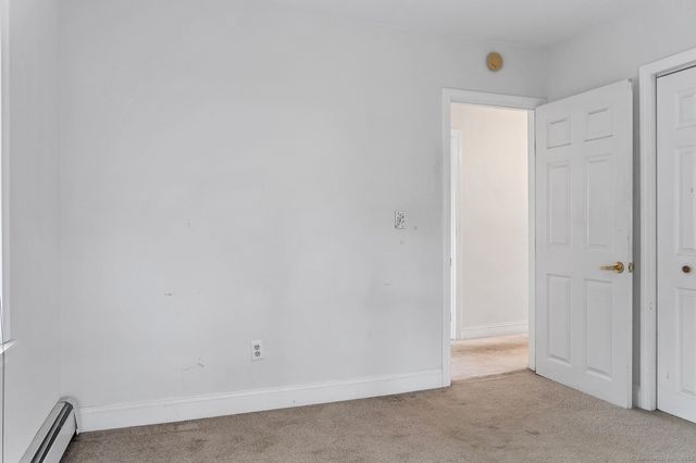 17 Walden Avenue, New London, CT 06320