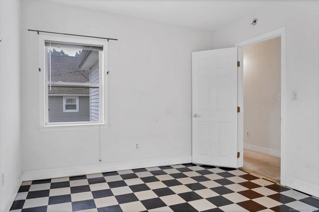 17 Walden Avenue, New London, CT 06320