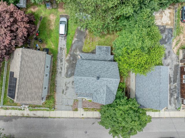 17 Walden Avenue, New London, CT 06320