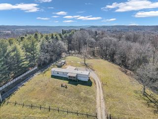 1888 New Lewisburg Hwy, Columbia, TN 38401