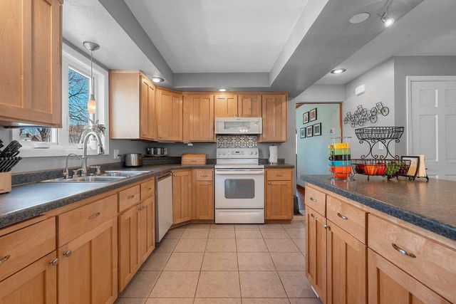 1729 N HARRIMAN STREET, Appleton, WI 54911
