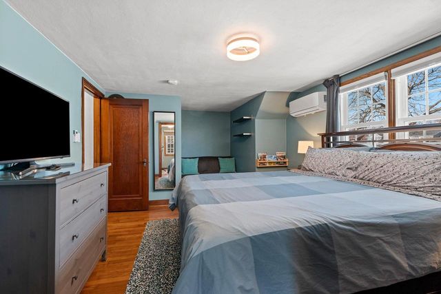1729 N HARRIMAN STREET, Appleton, WI 54911