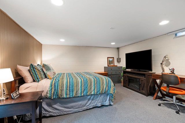 1729 N HARRIMAN STREET, Appleton, WI 54911
