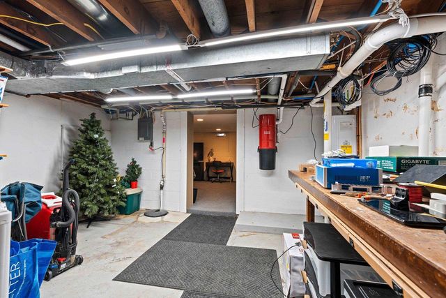 1729 N HARRIMAN STREET, Appleton, WI 54911