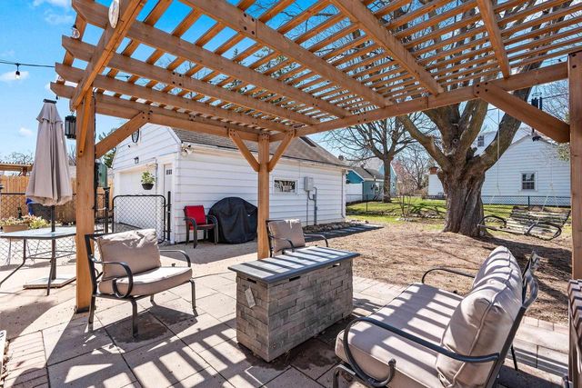 1729 N HARRIMAN STREET, Appleton, WI 54911