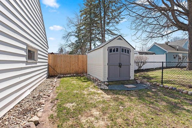 1729 N HARRIMAN STREET, Appleton, WI 54911