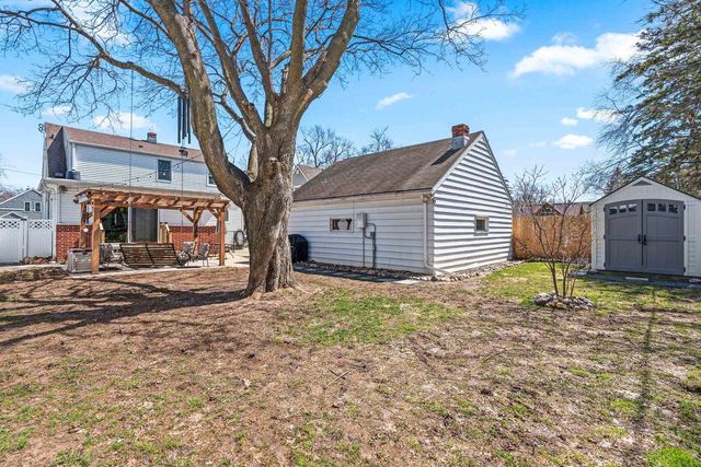 1729 N HARRIMAN STREET, Appleton, WI 54911