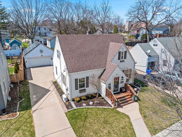 1729 N HARRIMAN STREET, Appleton, WI 54911
