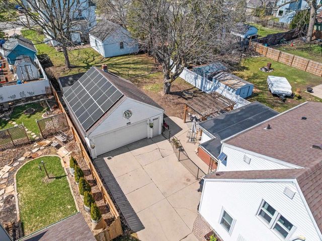 1729 N HARRIMAN STREET, Appleton, WI 54911