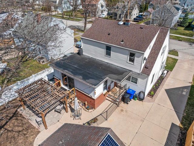 1729 N HARRIMAN STREET, Appleton, WI 54911