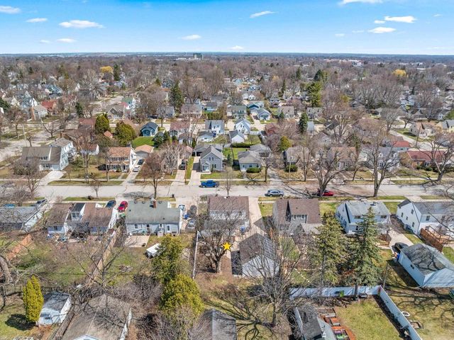1729 N HARRIMAN STREET, Appleton, WI 54911