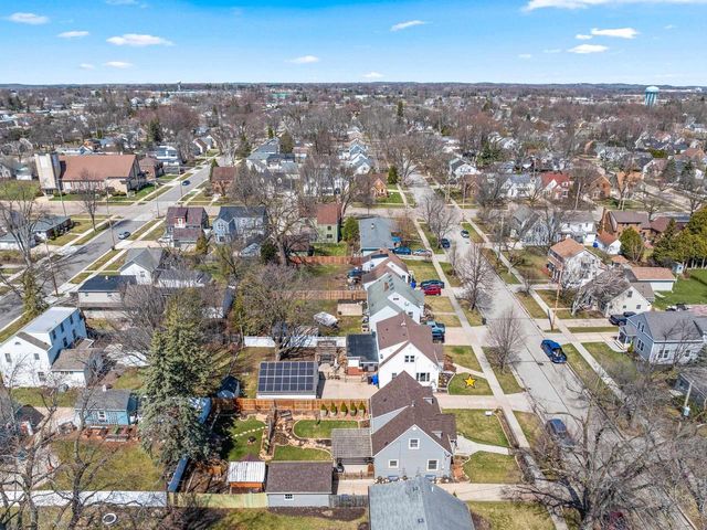 1729 N HARRIMAN STREET, Appleton, WI 54911