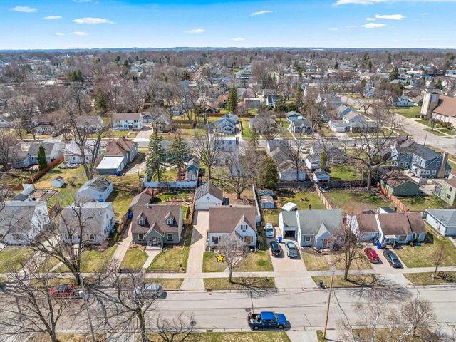 1729 N HARRIMAN STREET, Appleton, WI 54911