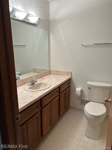 43719 Hartford Drive 334, Clinton Township, MI 48038