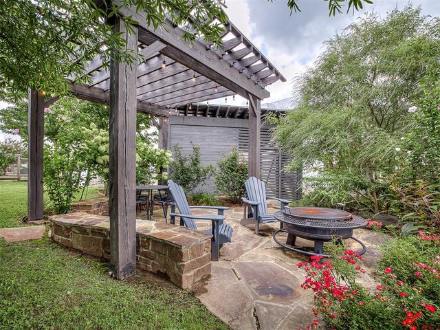 40 Redbud Street, Carlton Landing, OK 74432