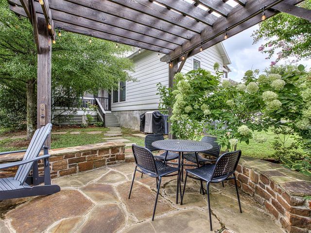 40 Redbud Street, Carlton Landing, OK 74432
