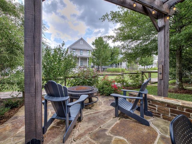 40 Redbud Street, Carlton Landing, OK 74432