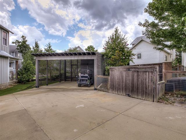 40 Redbud Street, Carlton Landing, OK 74432