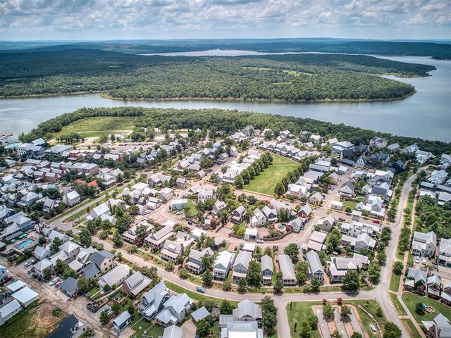 40 Redbud Street, Carlton Landing, OK 74432