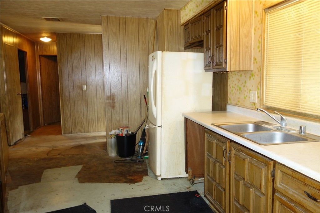 Image 6 of property listing at 770 S Lyon, Hemet, CA 92543