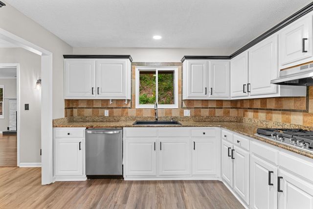 2219 Rocky Face Circle, Dalton, GA 30720