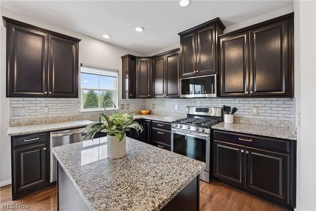 872 Hilliary Lane, Aurora, OH 44202